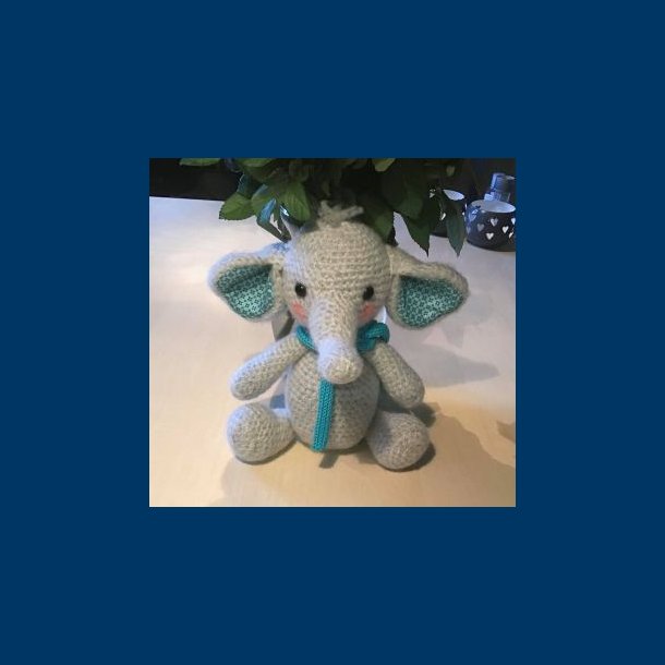 Hklede Elefant 22 cm